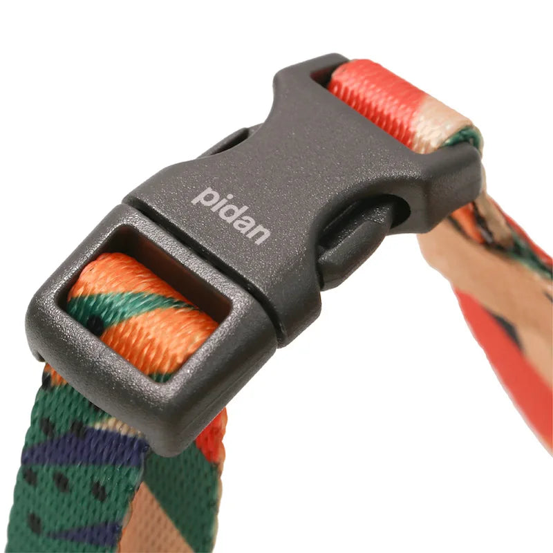Escape-proof cat harness with colorful splicing pattern