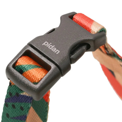 Escape-proof cat harness with colorful splicing pattern